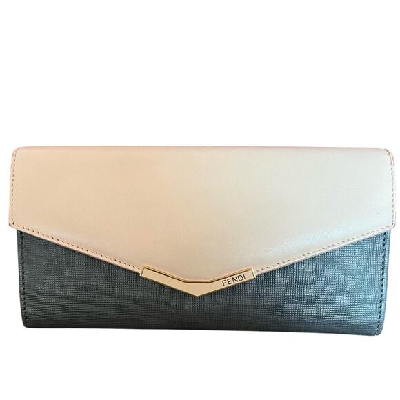 FENDI AUTHENTIC BLUSH PINK AND GRAY LEATHER ENVELOPE CONTINENTAL WALLET - Picture 1 of 10